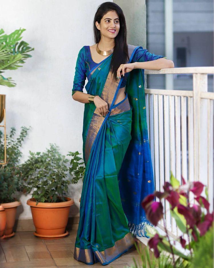 Mahi Dark Green-Navy Blue Soft Silk Saree – Zariknyaa